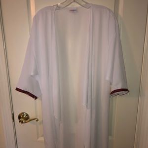 Lularoe Shirley! Fits size 10-18!